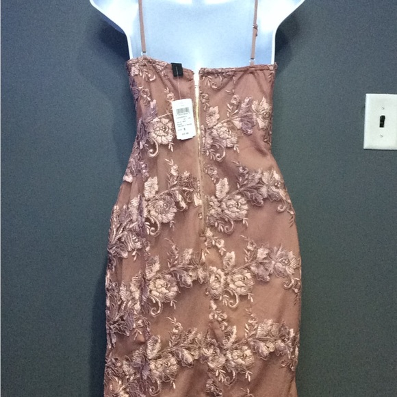 Windsor Mauve Floral Embroidered Dress - Picture 6 of 8